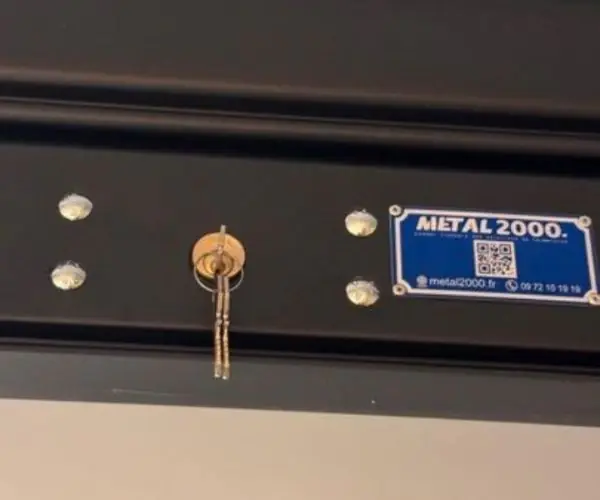 Serrure rideau metallique