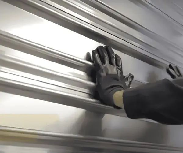 Tablier anti-effraction rideau metallique