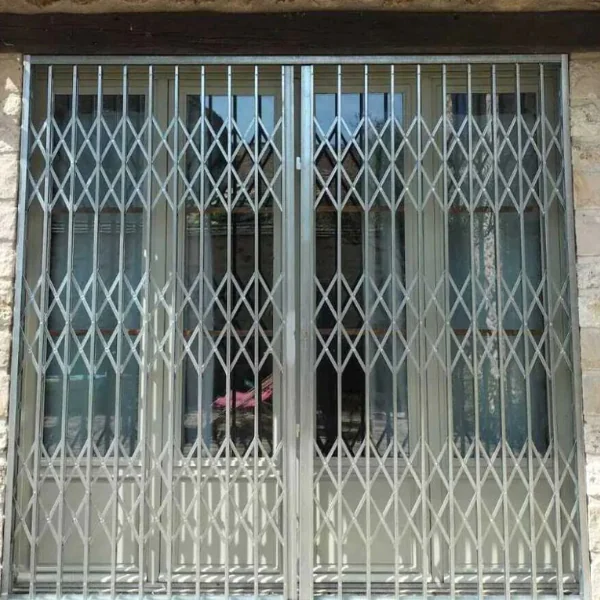 Grille métallique extensible d'occasion