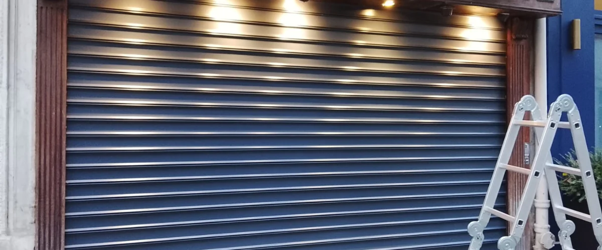 installation d'un rideau métallique d'occasion