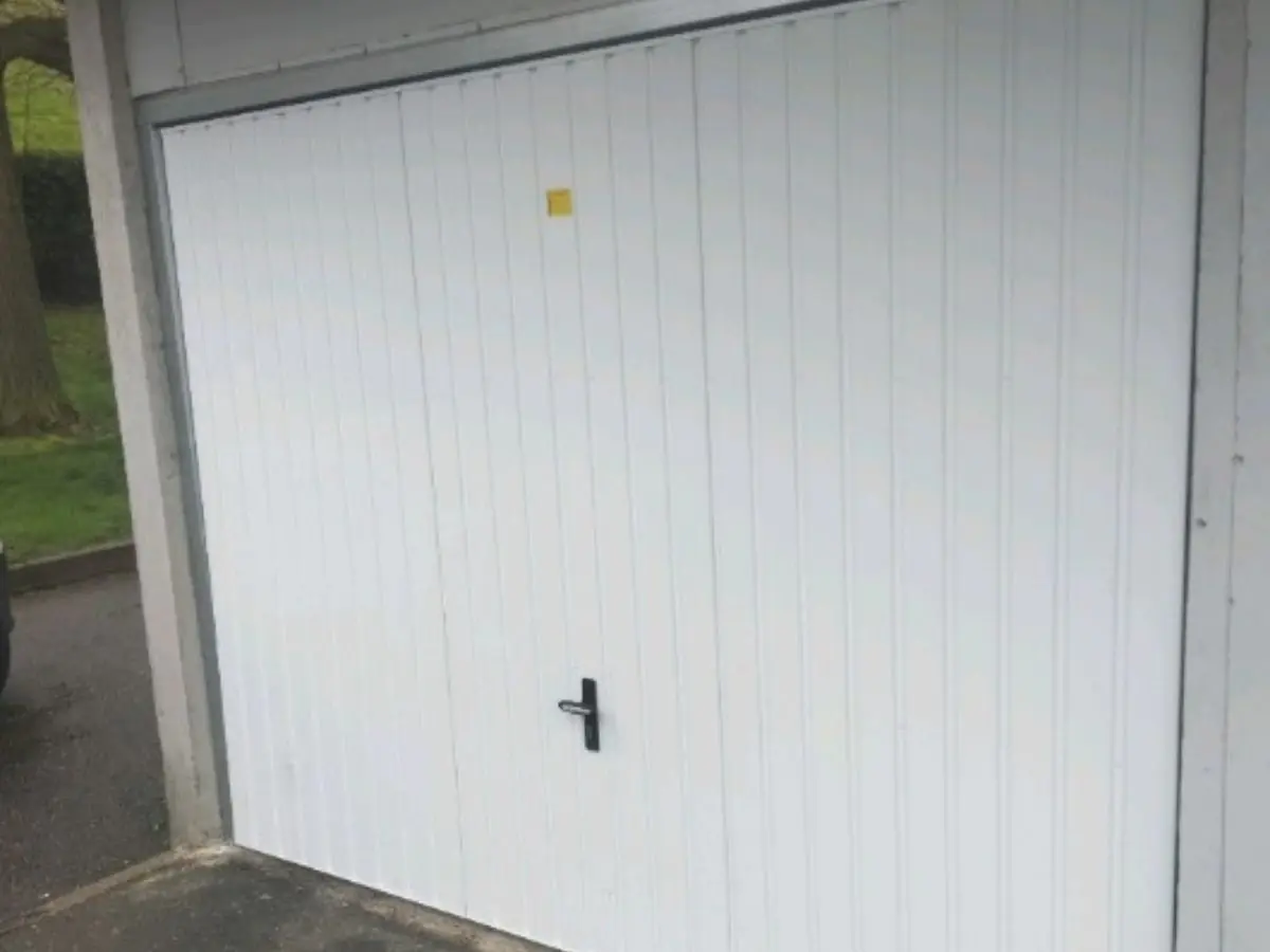 Réparation porte de garage basculante Château Landon