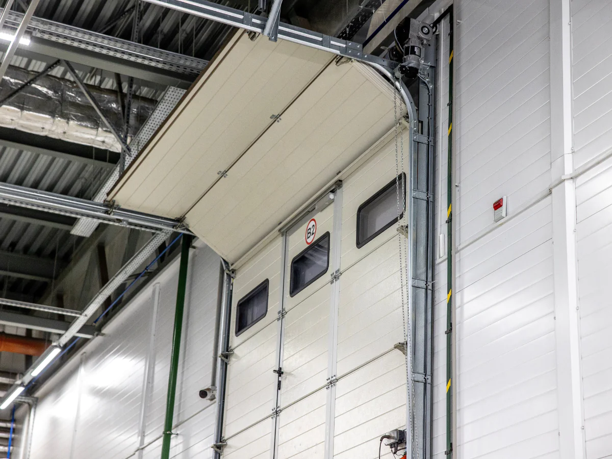 Réparation porte industrielle Émerainville