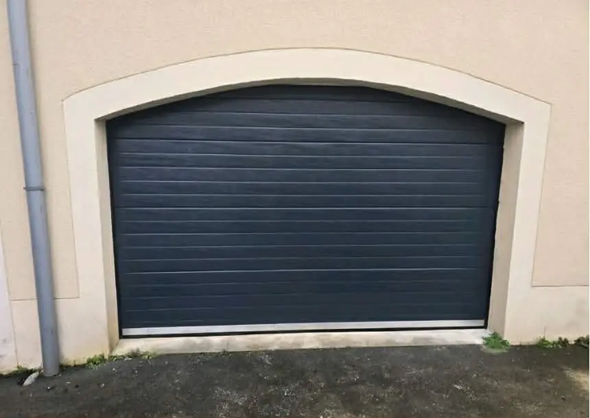 réparation de porte de garage sectionnelle à Morainvilliers