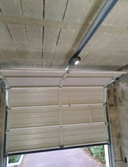 réparation porte de garage sectionnelle Saint-Nom-la-Bretèche