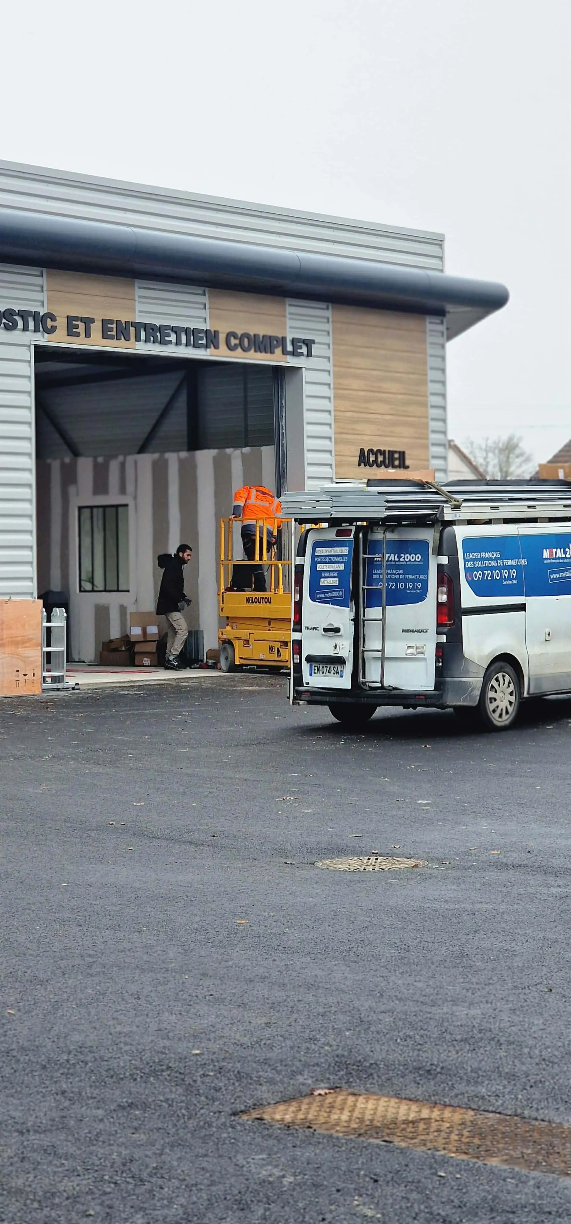 METAL 2000 entreprise réparation portes industrielles à Le Perray-en-Yvelines