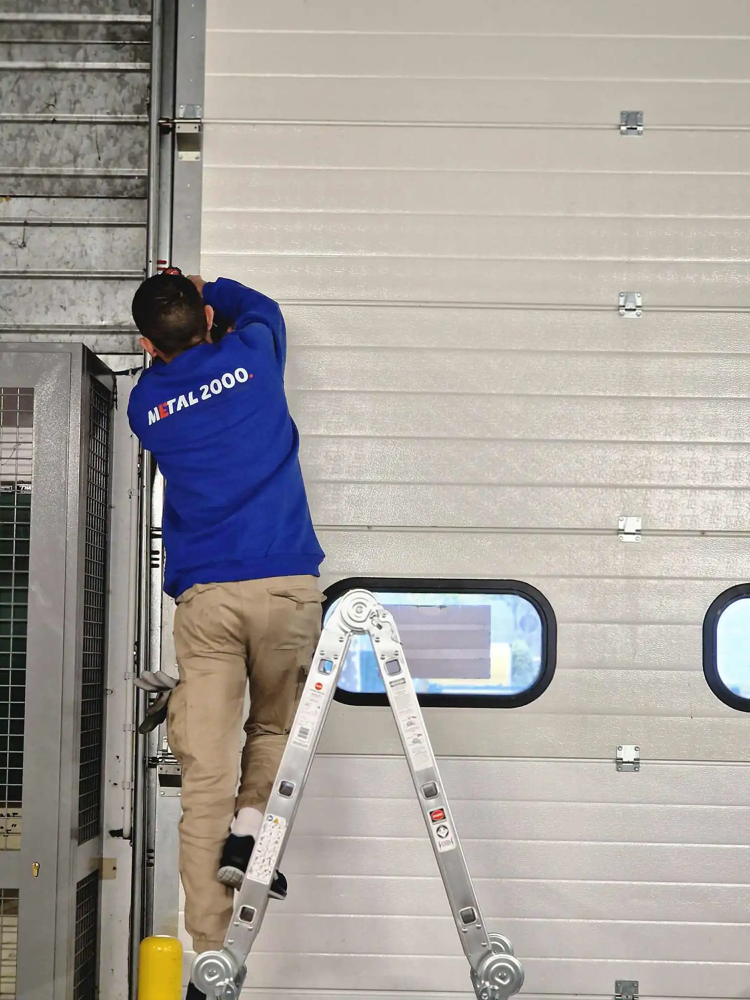 artisan Réparation porte industrielle Ecquevilly (78920)