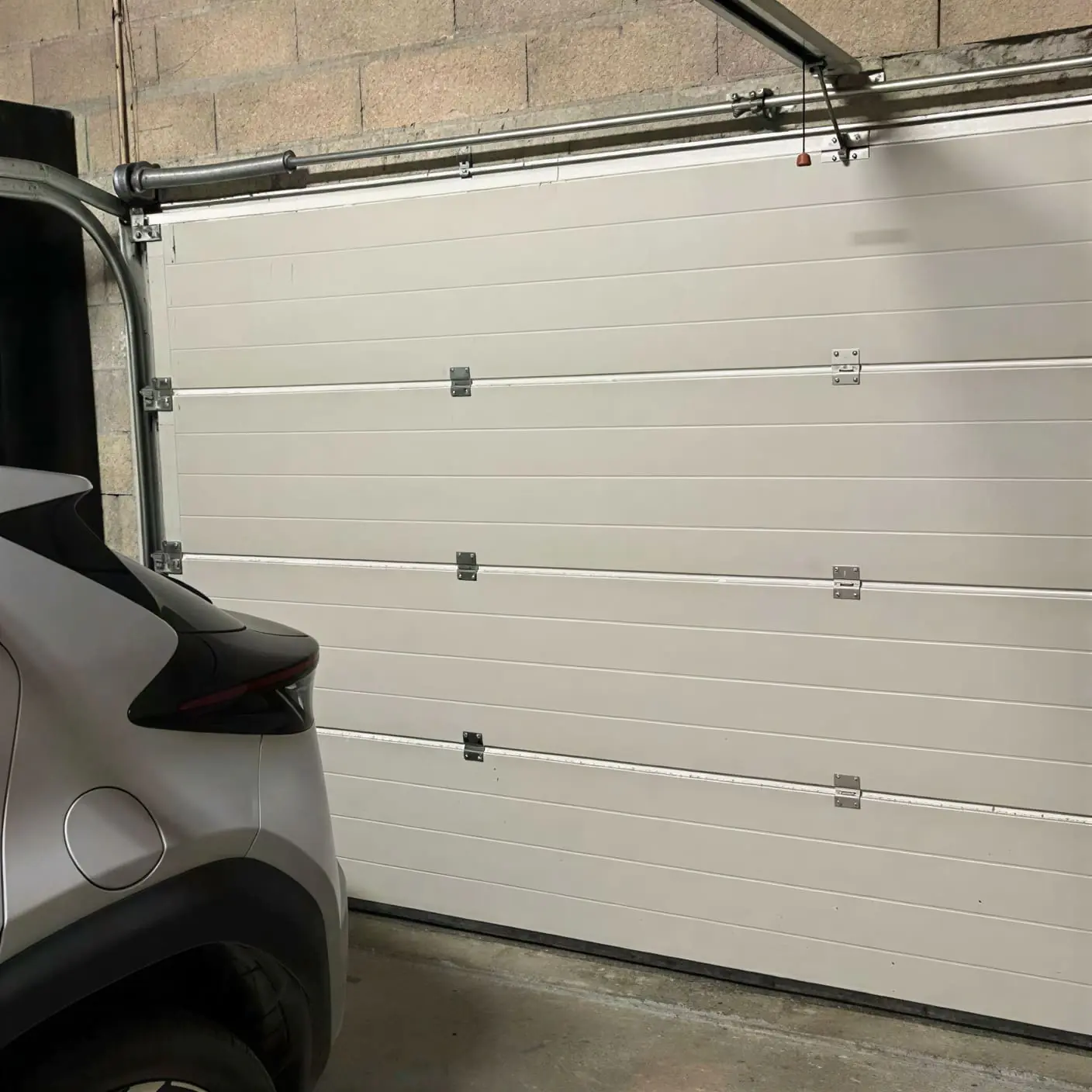 Fabrication su mesure porte de garage résidentielle