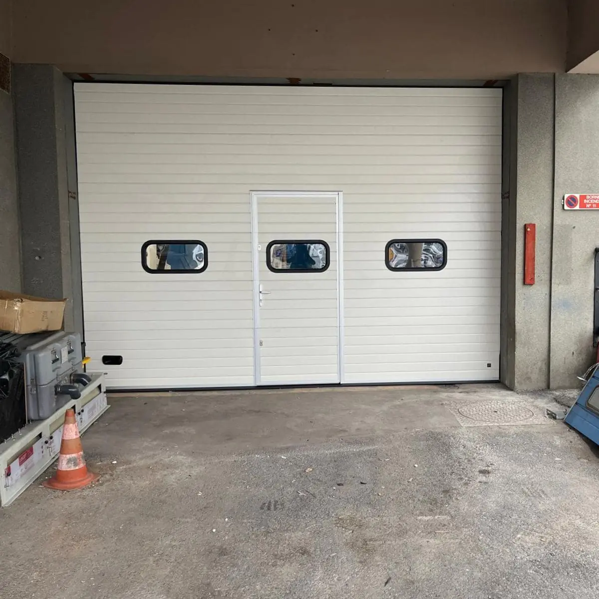 Pose porte industrielle avec portillon à Mourmelon-le-Grand