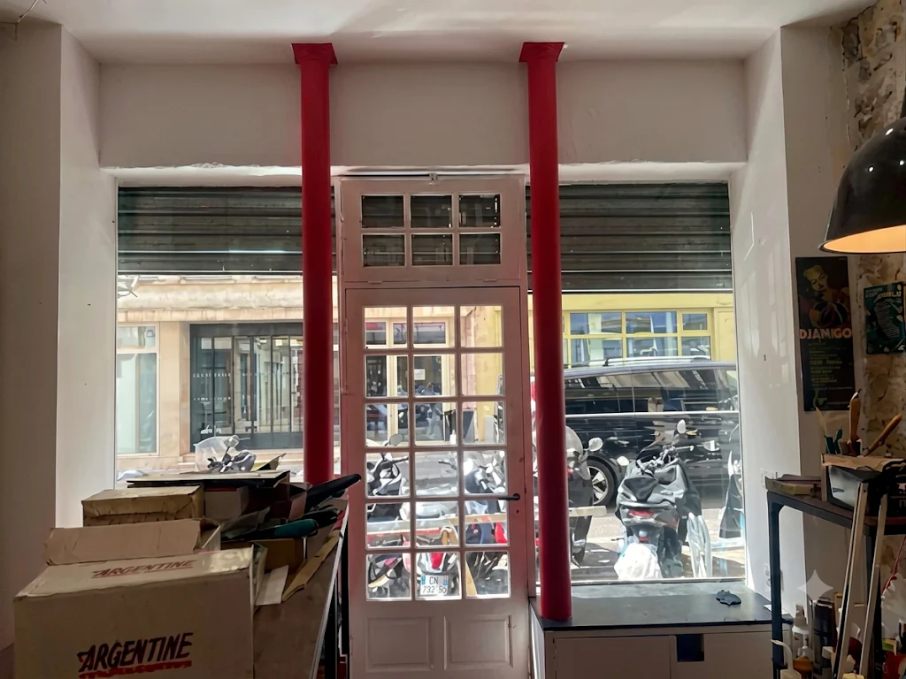 Chantier METAL 2000 Paris 9 Dépose et remplacement rideau métallique à lames microperforées 75009