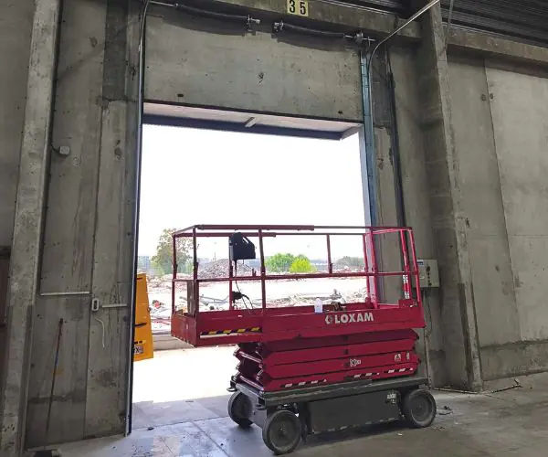 Remplacement portes sectionnelles motorisées pour la société Levi et David à Bobigny 93