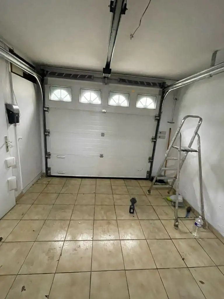 Changement un joint d'une porte de garage Fagnières