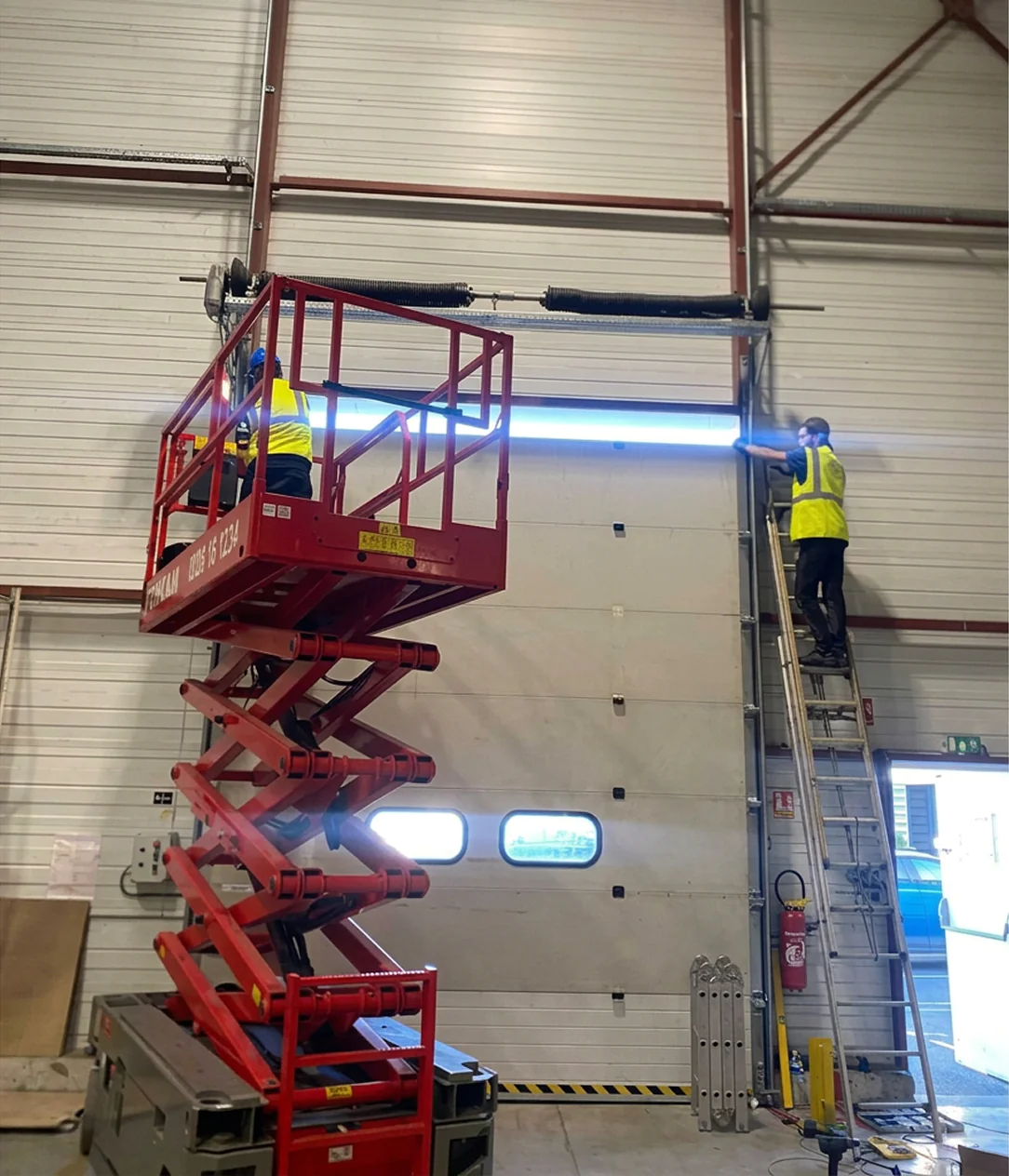 Maintenance fermetures industrielles par METAL 2000