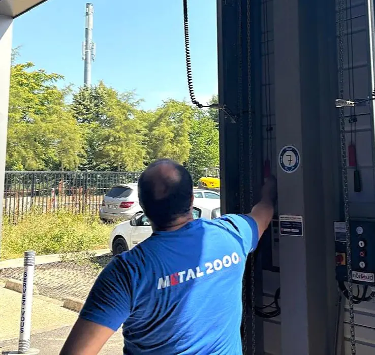 Réparateur porte industrielle à Arbent  un interlocuteur de proximité