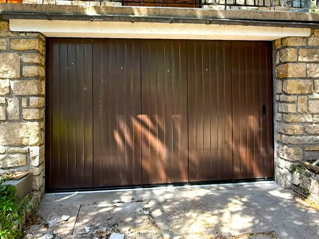 Réparation porte de garage coulissante Lyon