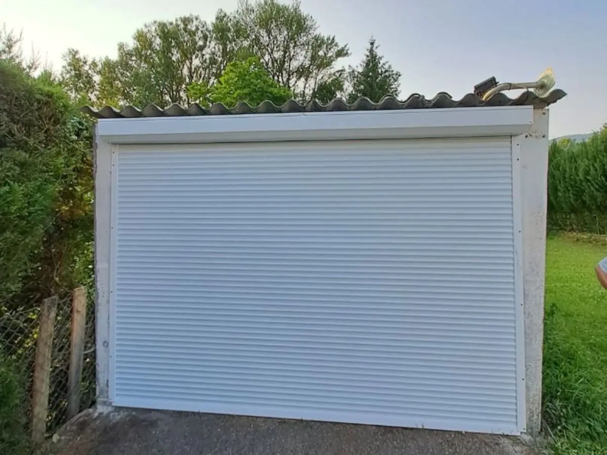 Réparation porte de garage enroulable Saint Just Sauvage