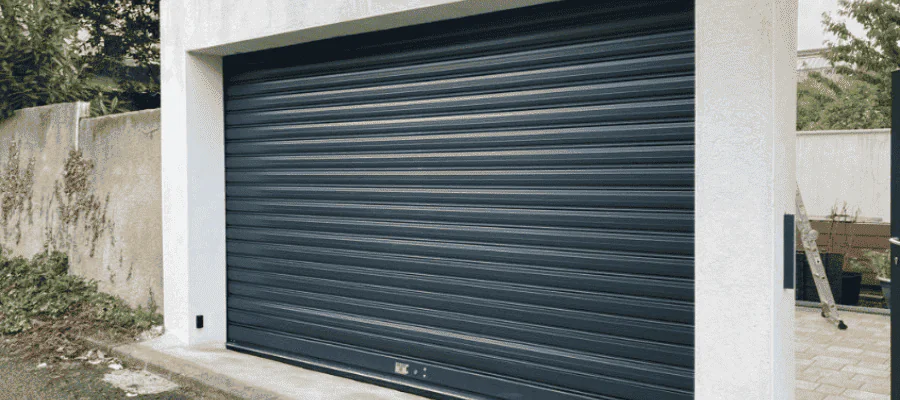 Rideaux métalliques pour garages 