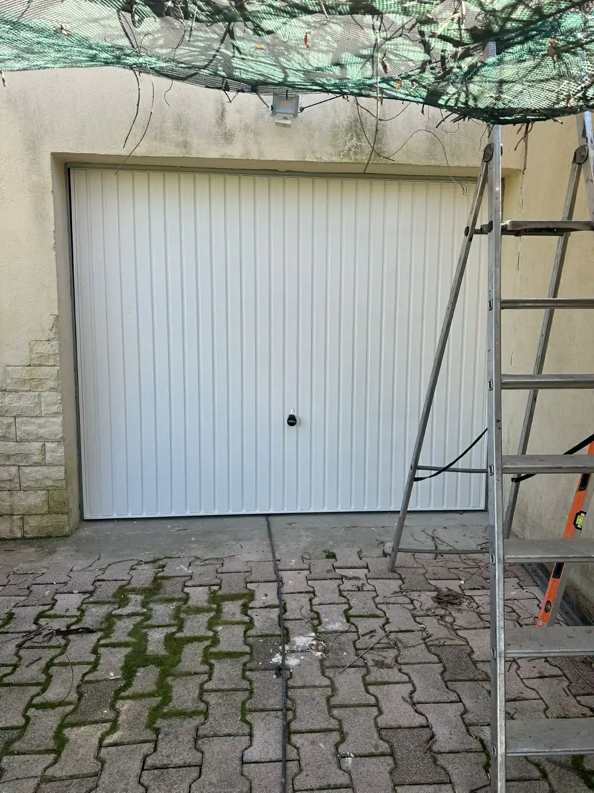 réparation porte de garage basculante Saint-Léonard