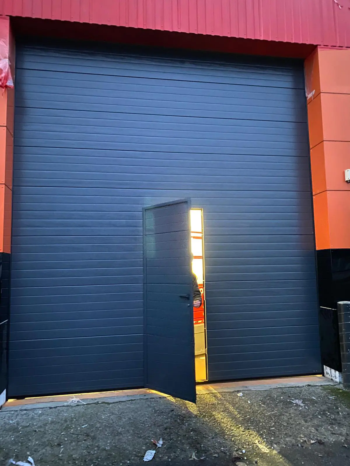 Remplacement moteur porte industrielle Reyrieux