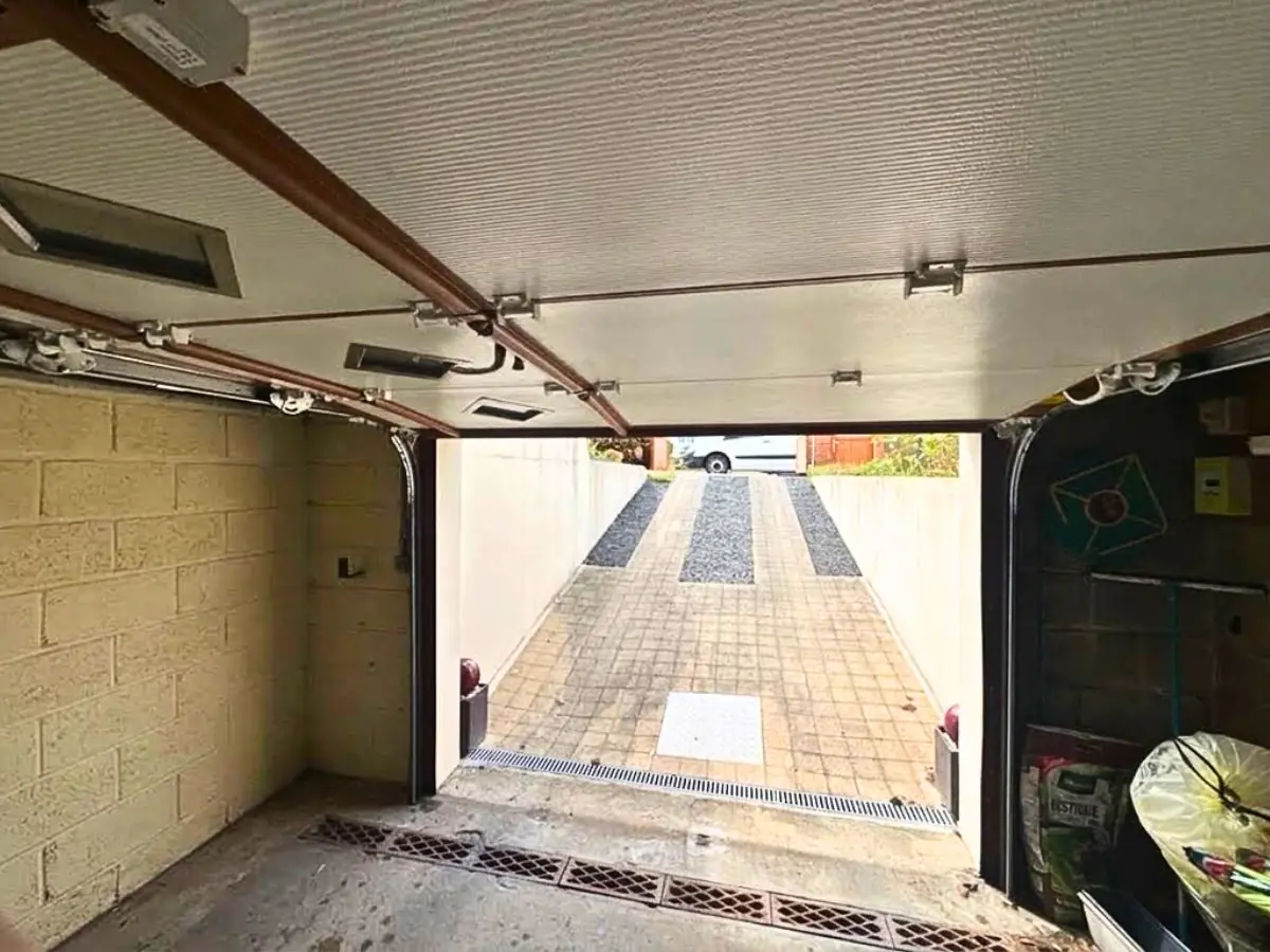 Dépannage porte de garage sectionnelle Aix-Villemaur-Pâlis