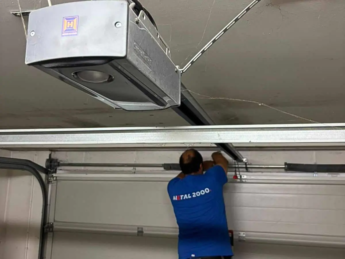 Entretien porte de garage Clérey