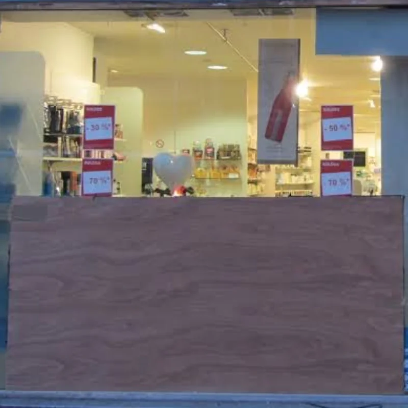 fermeture provisoire d'une vitrine de commerce