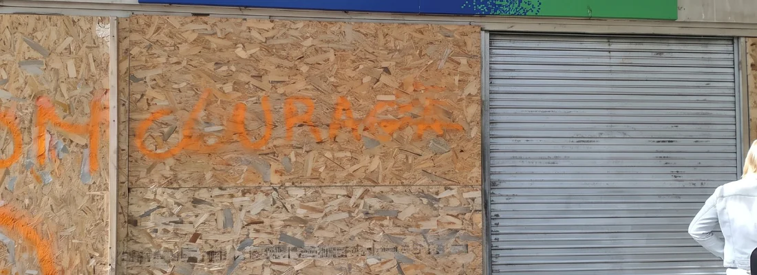 installation fermeture provisoire pour sécuriser commerce