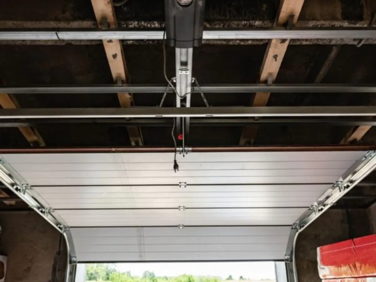 Réparation porte de garage sectionnelle Barberey-Saint-Sulpice